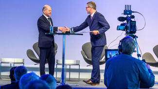 Olaf Scholz und Michael Kaschke beim Gipfel für Forschung und Innovation 2024 (Foto: David Ausserhofer)