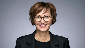 Bettina Stark-Watzinger (Foto: Bundesregierung/Guido Bergmann) Bettina Stark-Watzinger (Foto: Bundesregierung/Guido Bergmann)