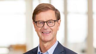 Prof. Dr. Stefan Asenkerschbaumer